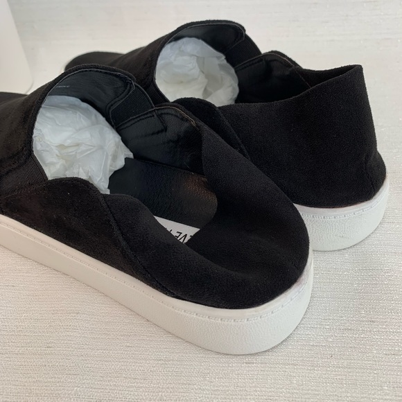 NWOT Steve Madden Fayna Black Suede Fabric Upper Slip On Sneakers Women’s - Picture 9 of 12